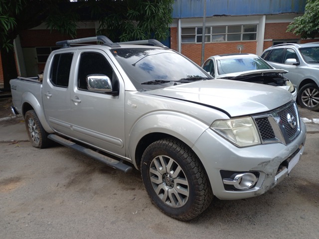 NISSAN FRONTIER SL 2.5  4X4 ANO 2014/2015